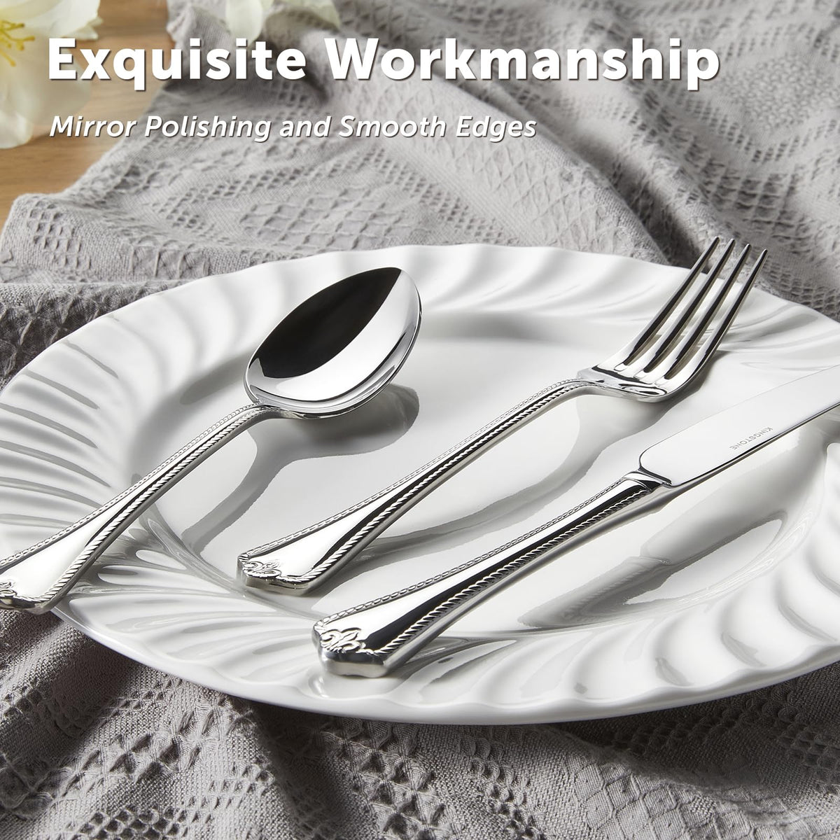 KINGSTONE service for 4 ideal for family dinners or small gatherings.