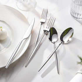 KINGSTONE teaspoons precise, balanced spoons perfect for coffee or desserts.