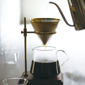 Clear drip-view design showing flow during extraction