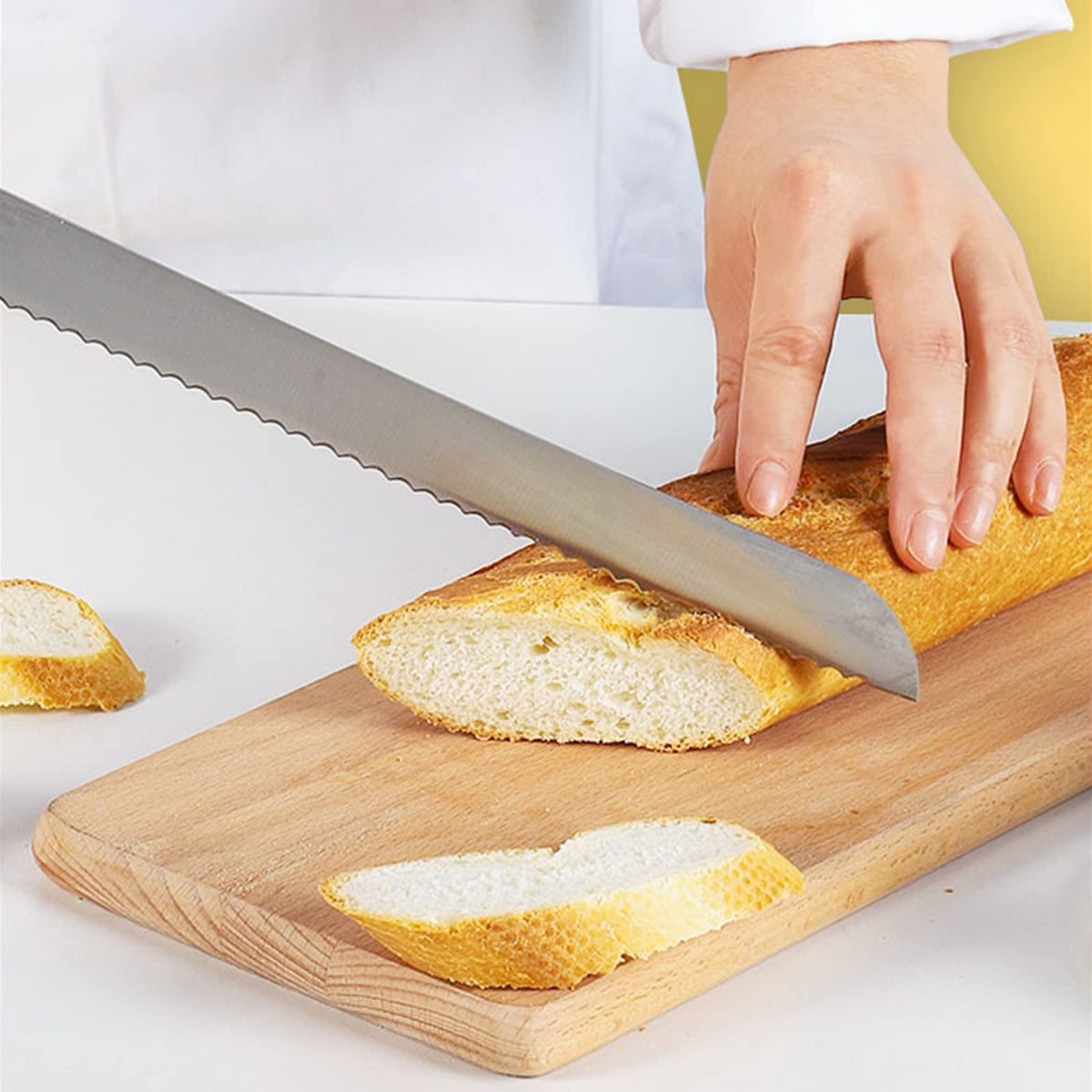 Kiss Core plastic ergonomic handle provides secure grip during slicing.