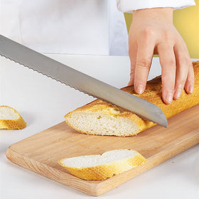 Kiss Core plastic ergonomic handle provides secure grip during slicing.