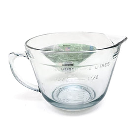 Kitchen Classics 2 Quart Batter Bowl supports easy mixing for everyday recipes.