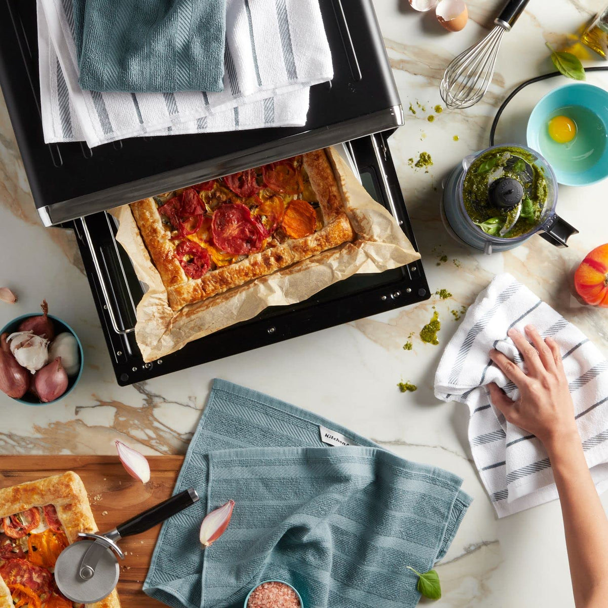 KitchenAid Albany towel set makes a thoughtful housewarming gift