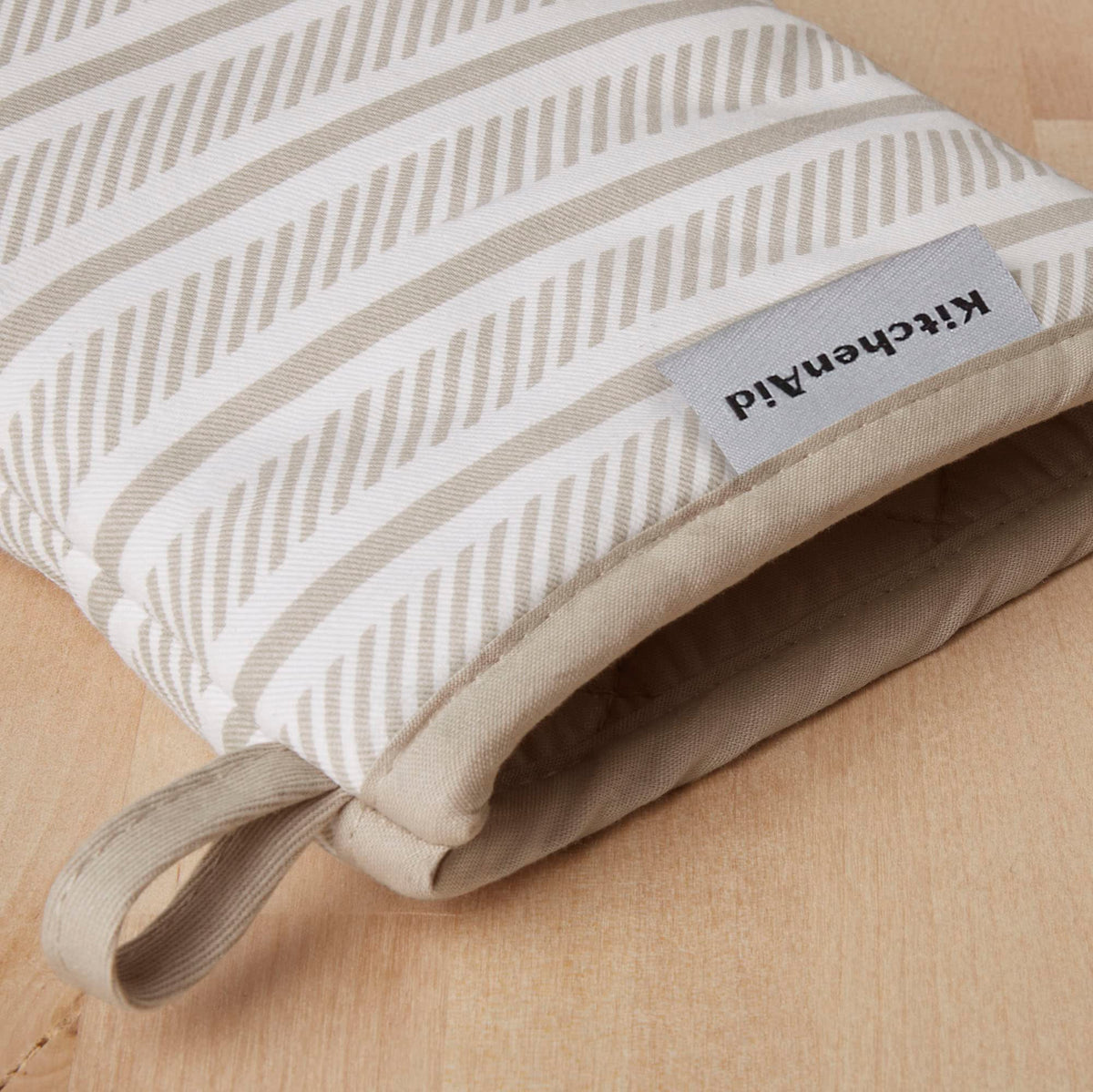 KitchenAid Albany Mini Mitts machine washable design for quick cleanup.
