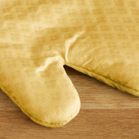 KitchenAid Asteroid oven mitts with cotton outer shell and lining for insulation