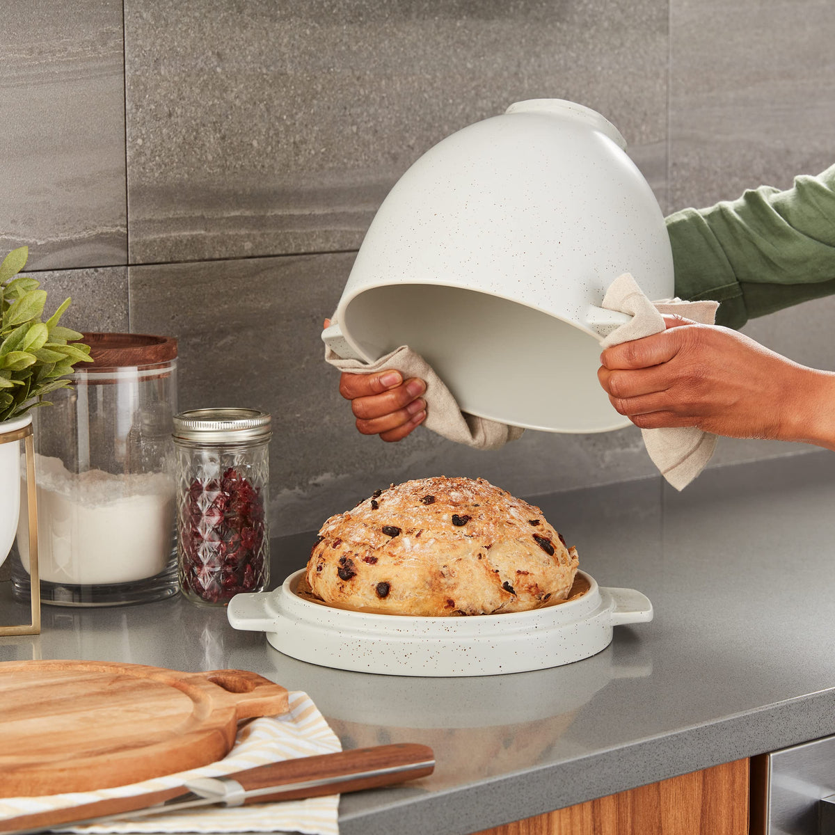 KitchenAid baking lid traps steam to mimic traditional ovens