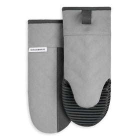 KitchenAid Beacon two-tone oven mitts with heat resistance up to 500°F.