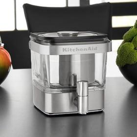 KitchenAid carafe pour spout enables tidy, mess-free serving.