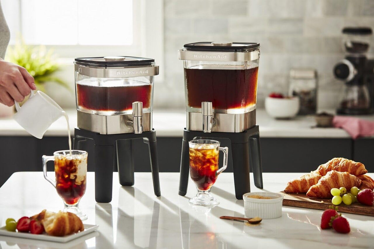 KitchenAid stainless steel steeper helps tailor brew strength.