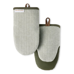 KitchenAid Evergreen herringbone ribbed silicone palms for secure grip on hot pans