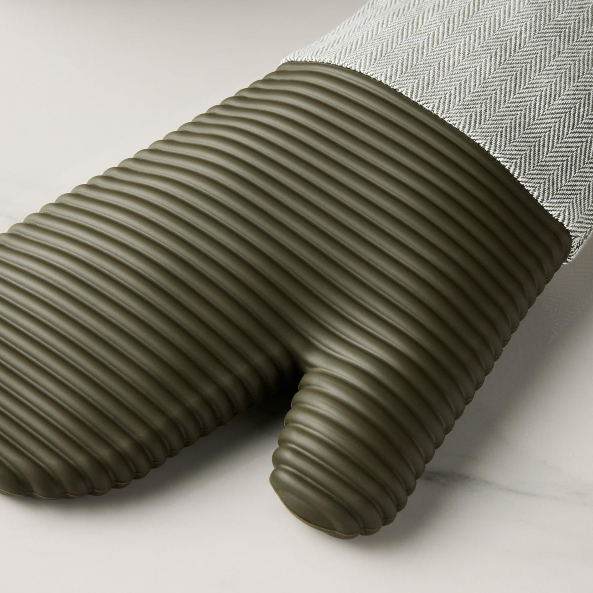 KitchenAid Evergreen thick terrycloth lining for comfort