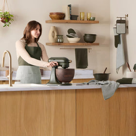 KitchenAid Evergreen textured flatwoven towel highlighting stylish surface and lint-free drying.