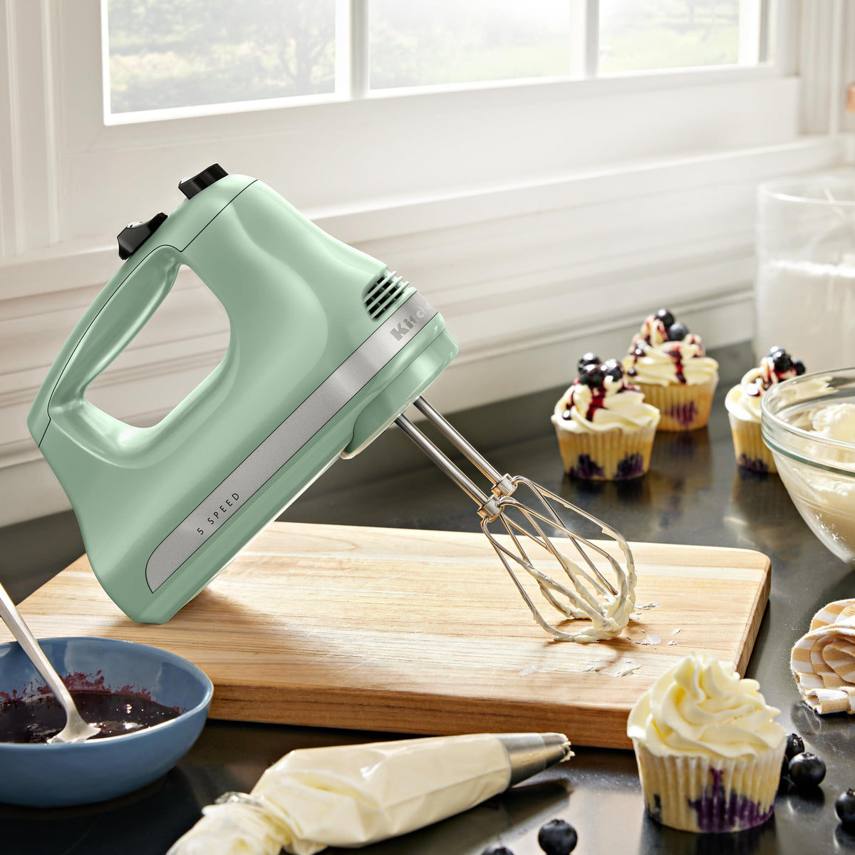 KitchenAid hand mixer lockable swivel cord keeps clutter down and improves maneuverability.