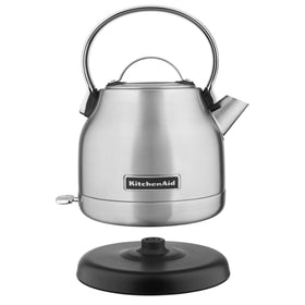 KitchenAid KEK1222SX stainless steel body with comfortable handle for pouring