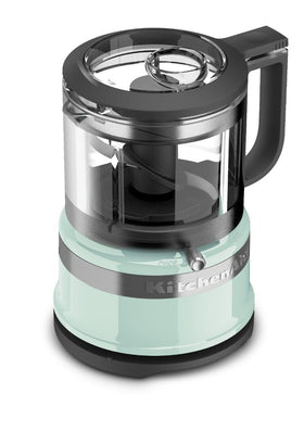 KitchenAid KFC3516IC locking blade close-up for precise chopping and clean pouring.