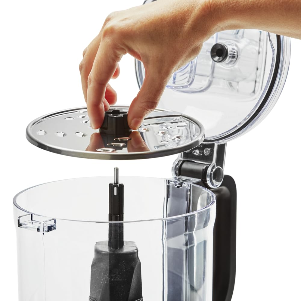 KitchenAid KFP0718 lid locked in place for safe operation