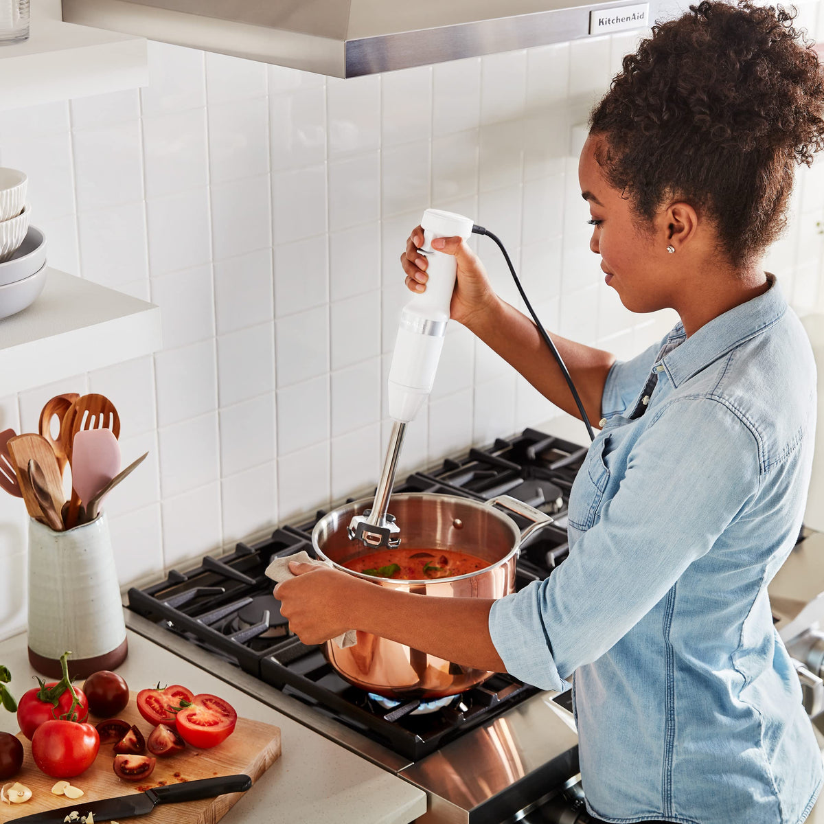 KitchenAid KHBV53 US-patented pan guard protecting cookware during blending.