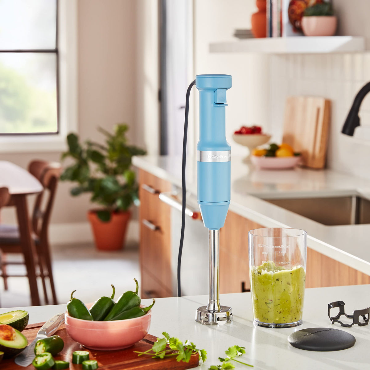 KitchenAid KHBV53 variable-speed control enables precise texture from chunky to smooth