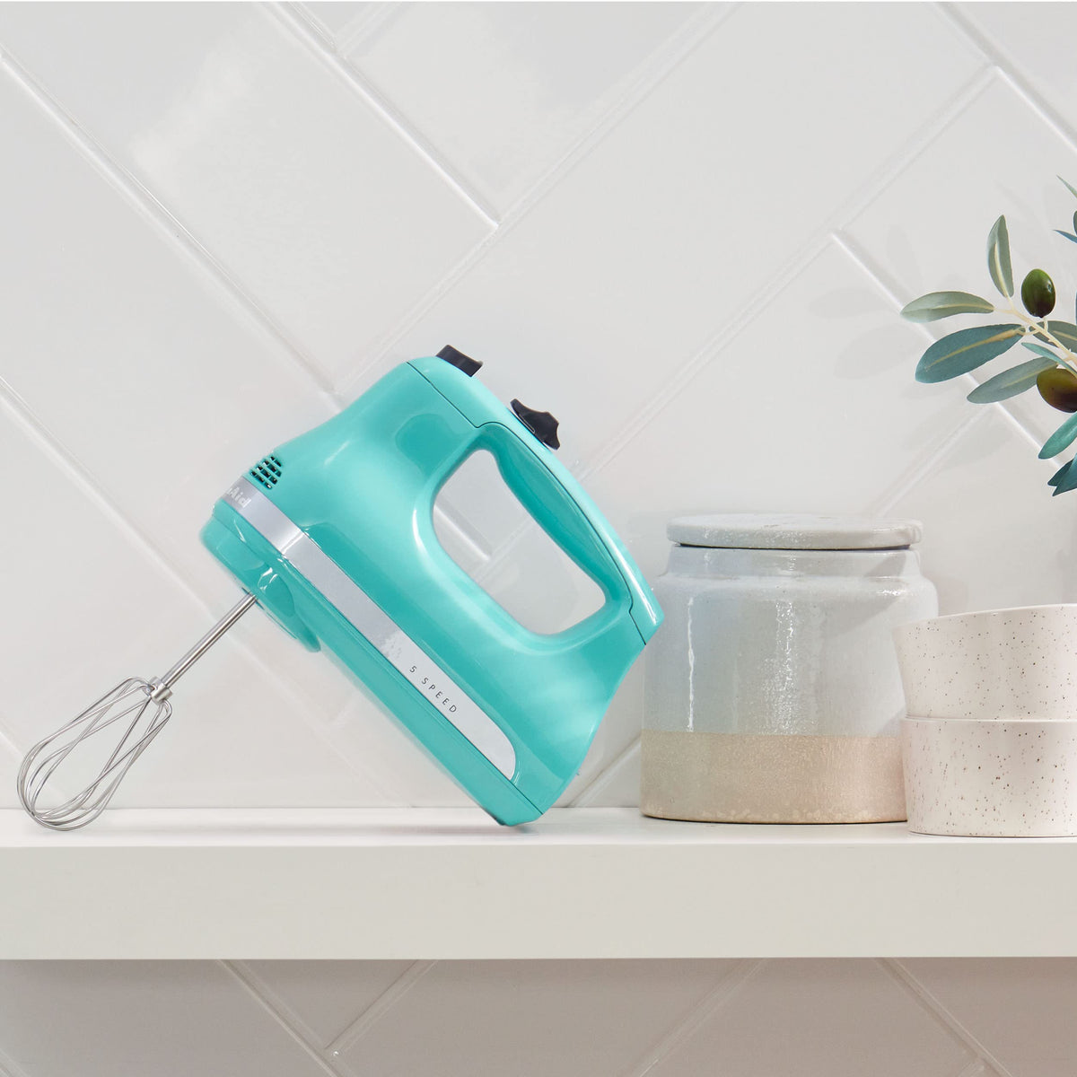 KitchenAid KHM512 Aqua Sky with turbo beaters for thorough blending