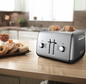 KitchenAid KMT4115CU dual controls enable simultaneous toasting for two people.