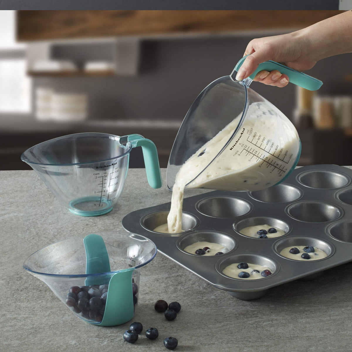 KitchenAid KO298OSAQA 4-cup jug with clear metric and standard markings.