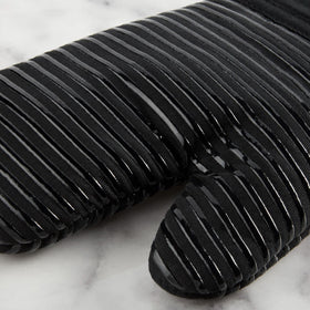 KitchenAid oven mitt details dual-layer quilted design for durable protection.