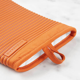 KitchenAid mitts are easy to clean with water and spot cleaning