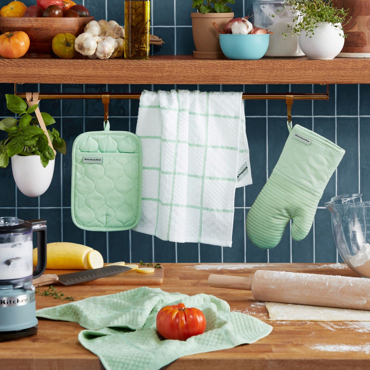 Kitchenaid quilted pot holder in pistachio showing thick padding
