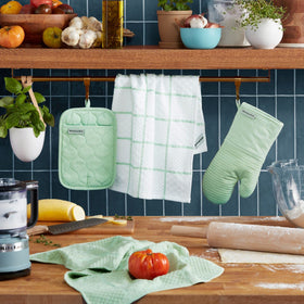 Kitchenaid quilted pot holder in pistachio showing thick padding