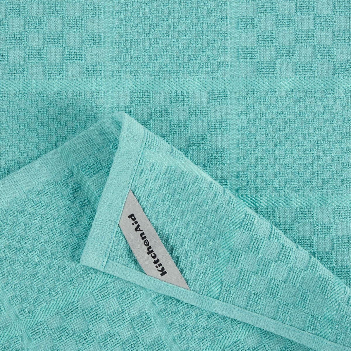KitchenAid Quilted Set combines heat resistance and soft comfort for cooking