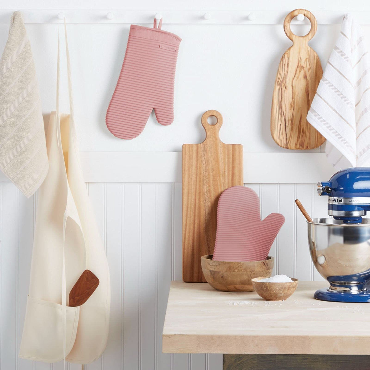 KitchenAid ribbed soft silicone oven mitts 2-pack front view with secure grip for hot dishes
