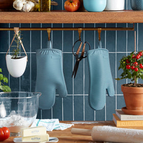 KitchenAid ribbed silicone oven mitts ribbed texture close-up for grip