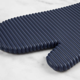 KitchenAid silicone oven mitts feature cotton cuffs for extra protection and comfort.