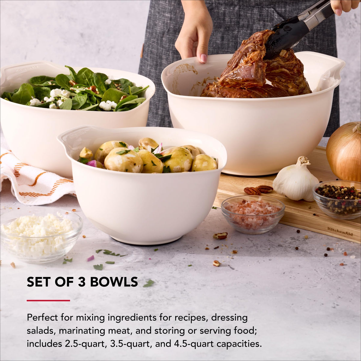 KitchenAid Universal Nesting Bowls 4.5-qt with ample space for batters.
