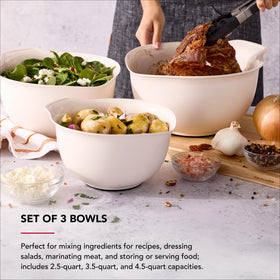 KitchenAid Universal Nesting Bowls 4.5-qt with ample space for batters.