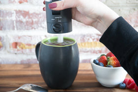 Visible 3/4 cup capacity supports portion control.