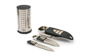 KitchenArt Baker’s Pro Adjust-A-Measure 2-Cup demonstrates the large capacity Adjust-A-Cup in action.