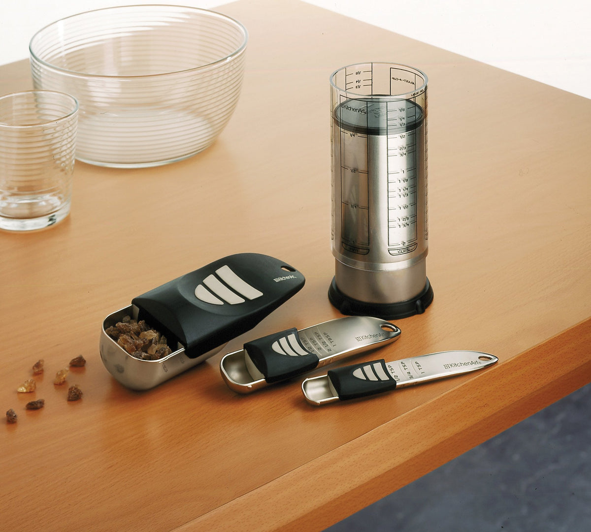 KitchenArt Baker’s Pro Adjust-A-Measure Drawer-Friendly Design saves space in busy kitchens.