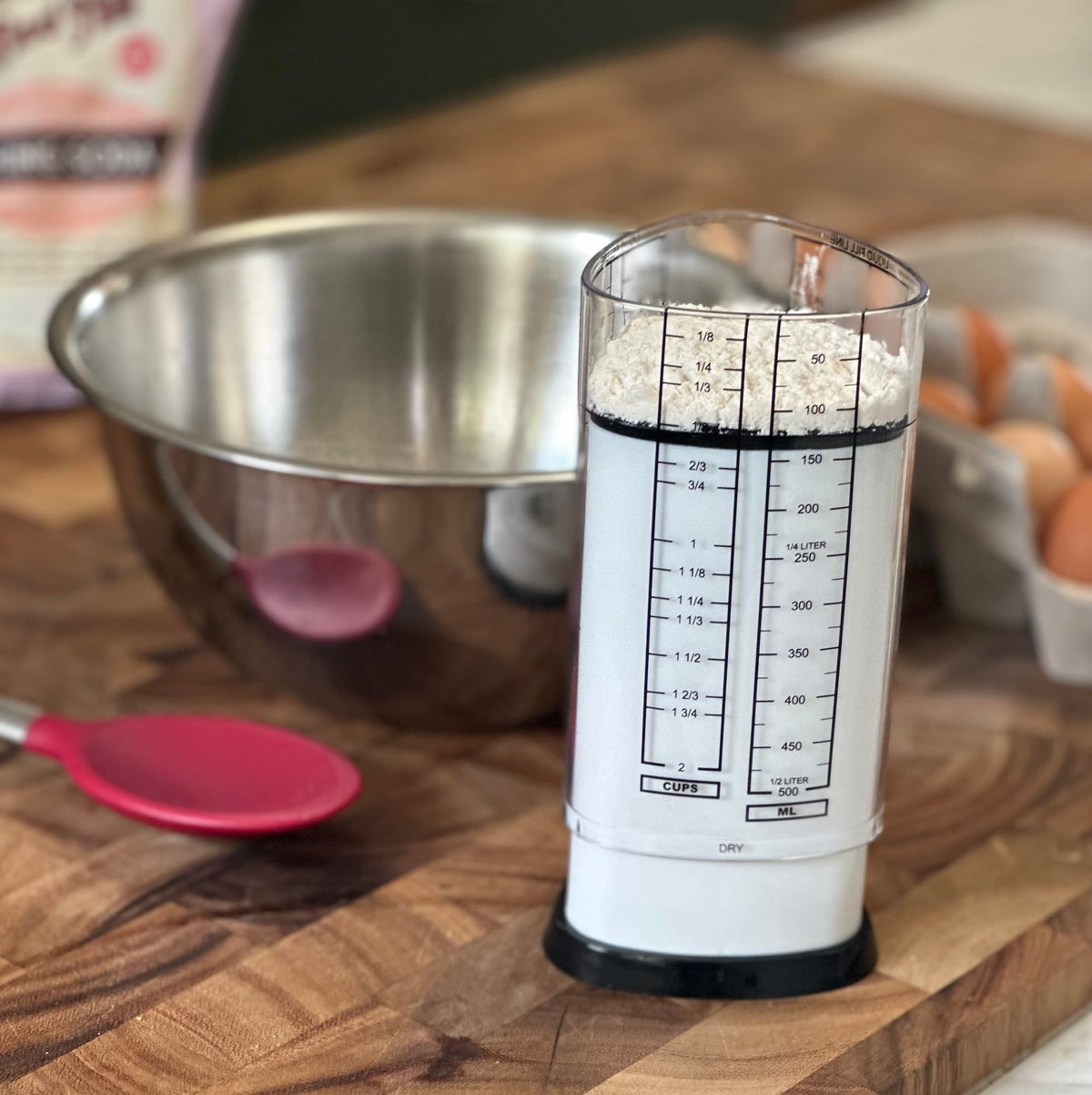 KitchenArt Pro 2-Cup adjustable cup for liquids and dry ingredients.