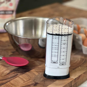 KitchenArt Pro 2-Cup adjustable cup for liquids and dry ingredients.