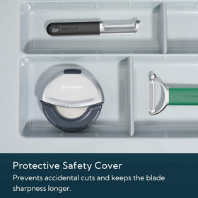 KITCHENDAO ergonomic handle provides comfortable control during slicing.