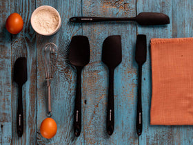KITCHENLOVE S-Iron reinforced steel core adds strength to spatulas.