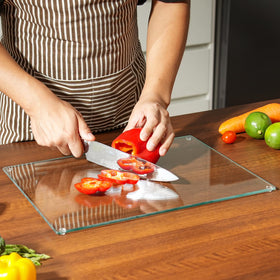 Dishwasher-safe cleanup makes post-meal chores quick and easy