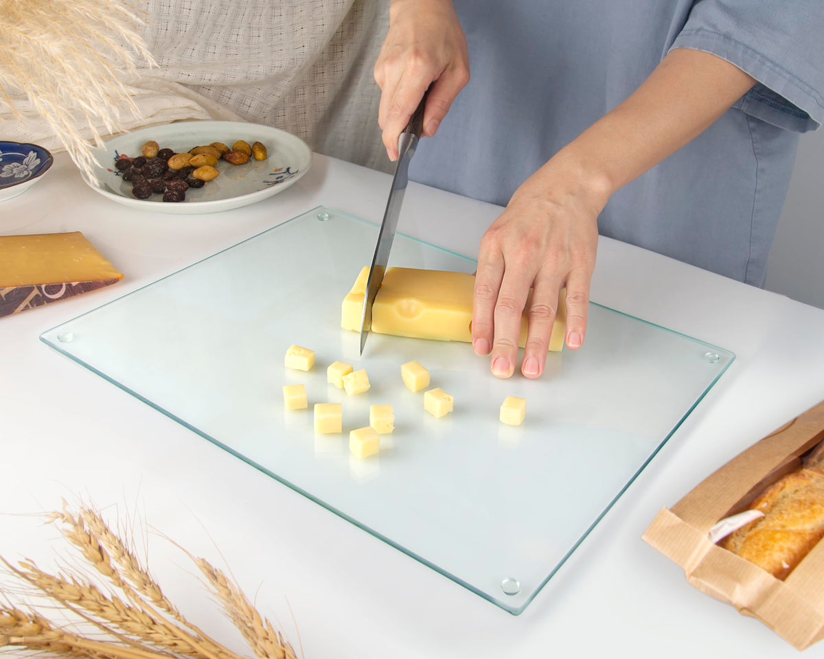 Versatile counter protector doubles as a stylish serving board