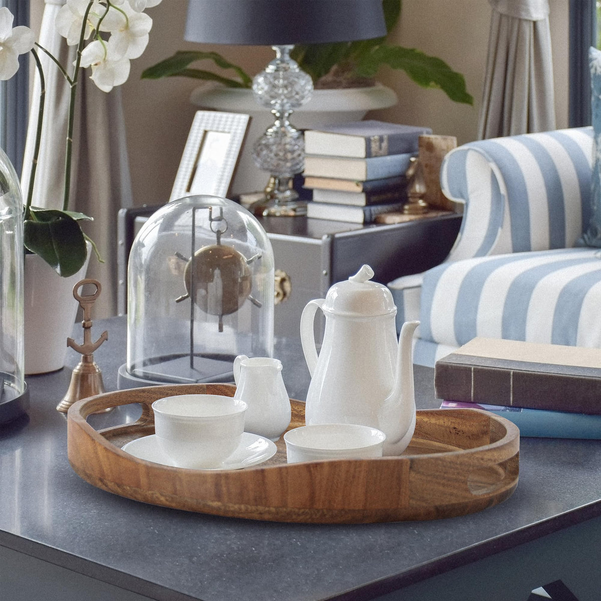 KITEISCAT acacia wood tray displaying candles for ambiance
