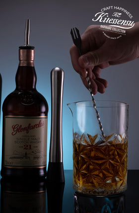 KITESSENSU backbar-display-mixing-glass enhances service aesthetics and guest presentation.