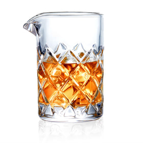 KITESSENSU bar mixing glass with diamond design enhances grip and visual appeal during shaking and stirring.