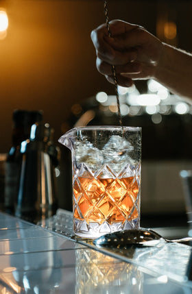 KITESSENSU crystal glass showcases spirits as you stir, enhancing presentation.