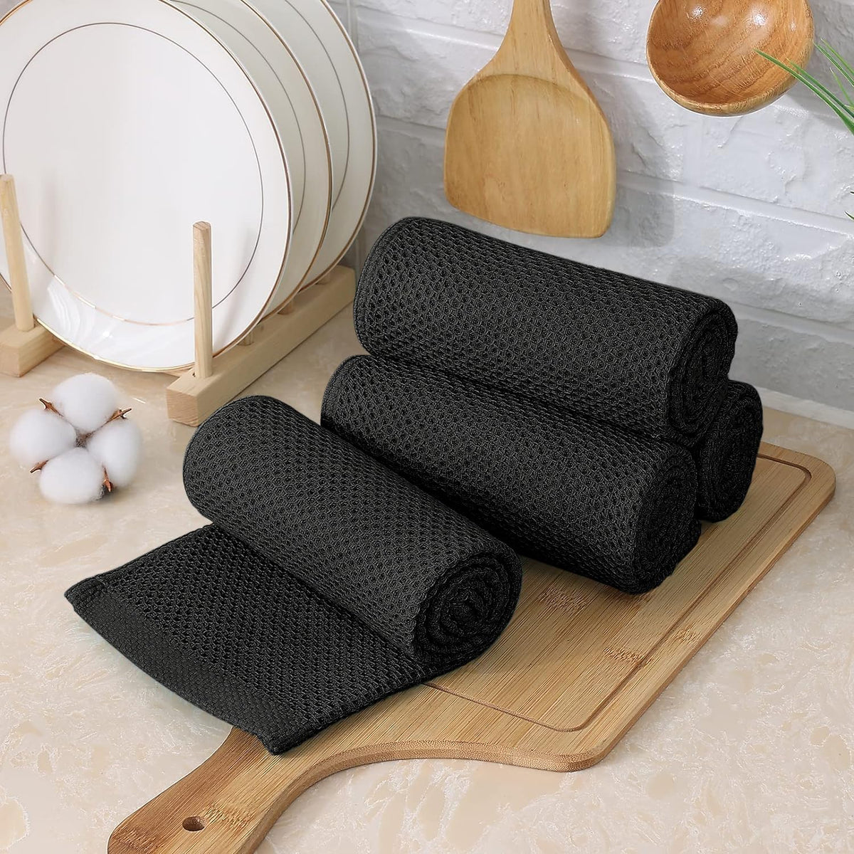 Kitinjoy 100% cotton towels resist fading over time.