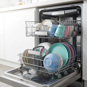 KL Kaloo microwave-safe plates shown for easy reheating